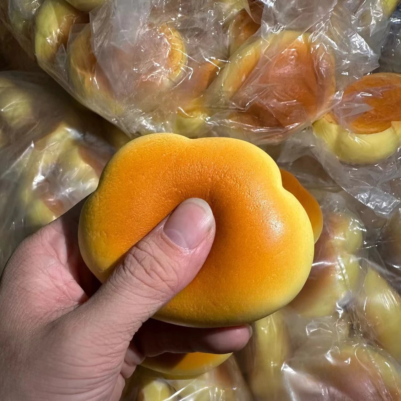 Caramel Color Cloud Bread Slow Rebound Pinch Music Decompression Vent Adult Toy Squishy Decompression